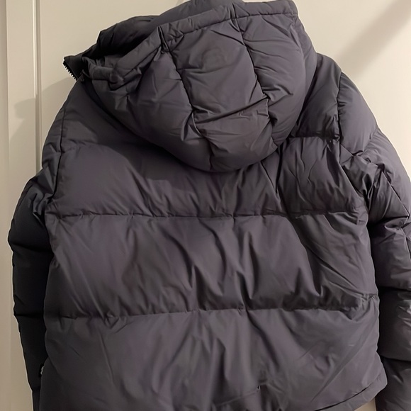 Aritzia SuperPuff Shorty - Picture 4 of 4